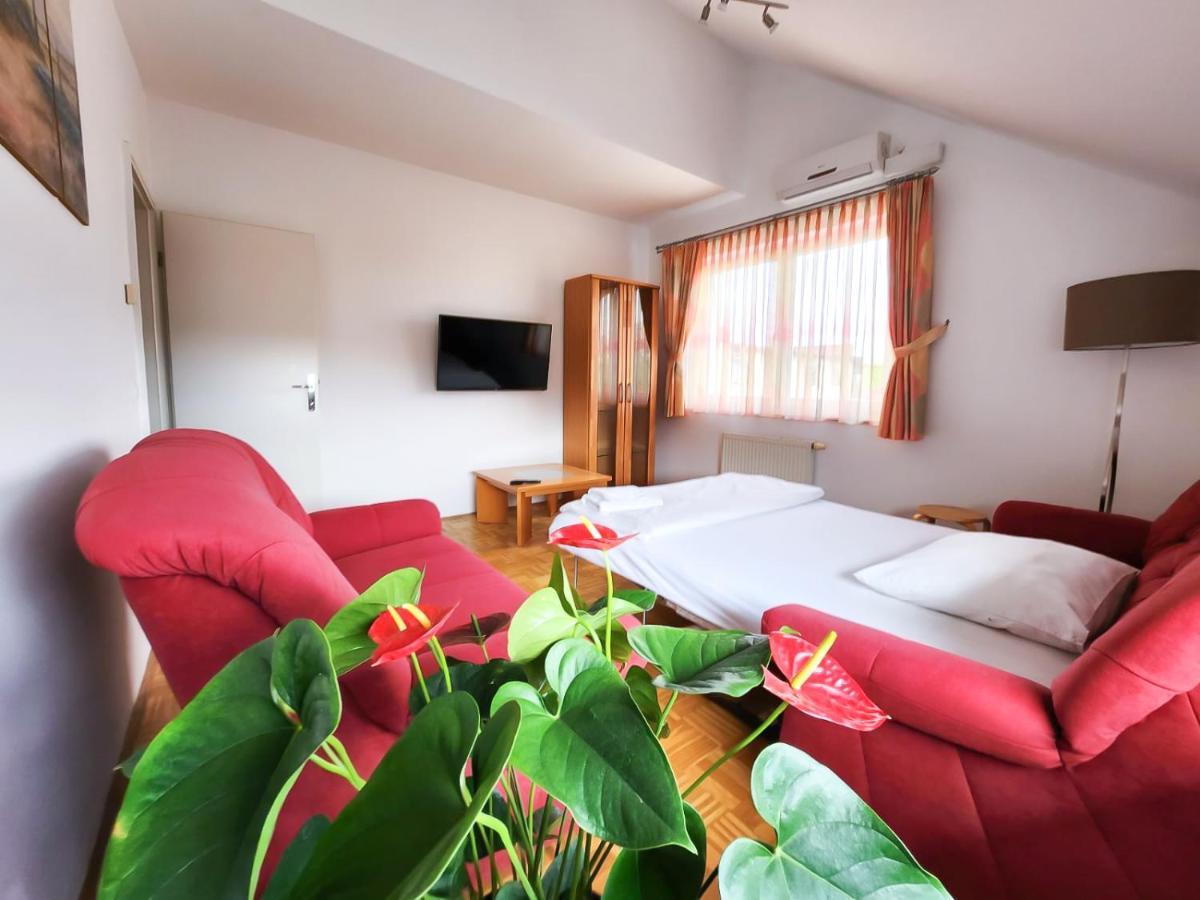 Guest House Mlada Lipa มาริบอร์ ภายนอก รูปภาพ