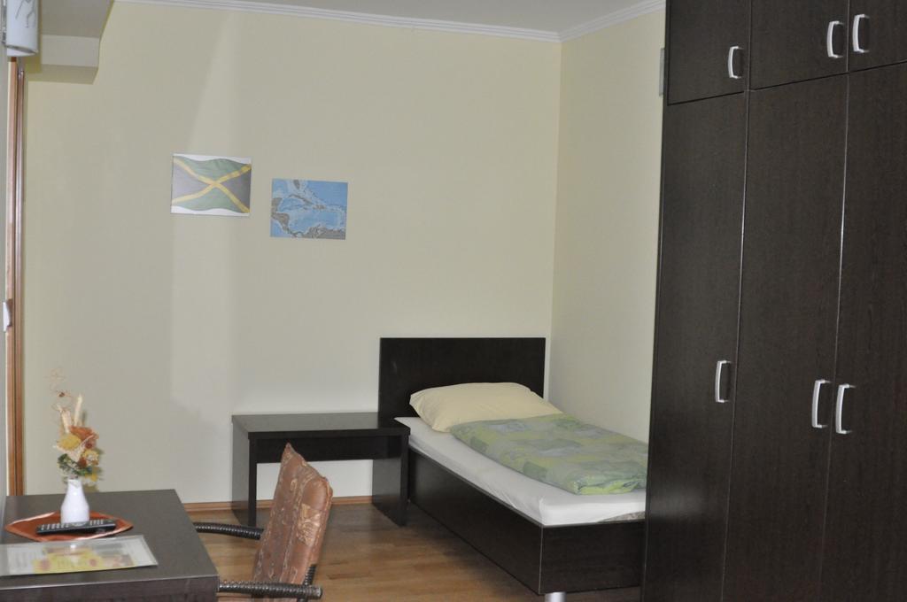 Guest House Mlada Lipa มาริบอร์ ภายนอก รูปภาพ