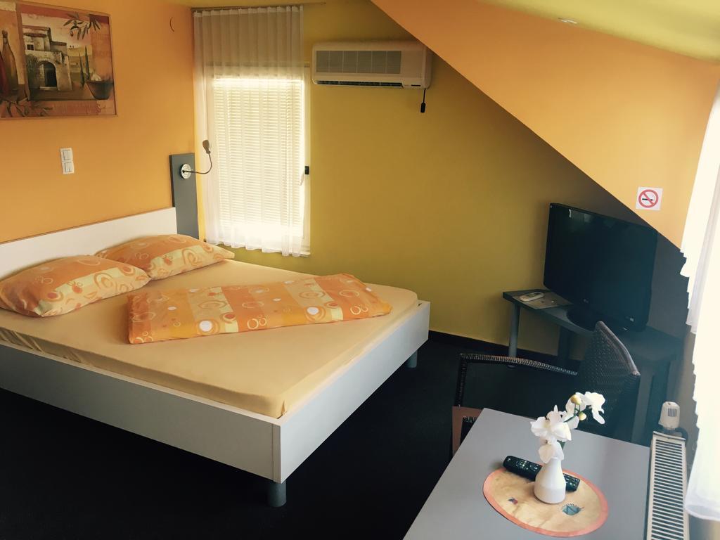 Guest House Mlada Lipa มาริบอร์ ภายนอก รูปภาพ
